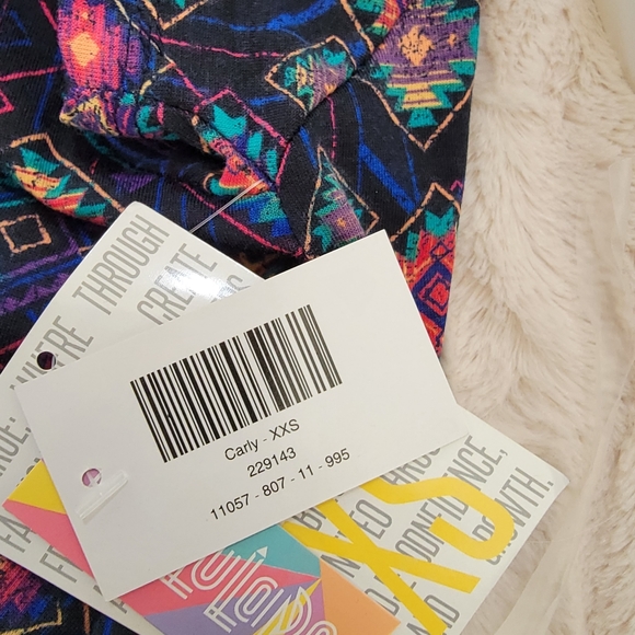 Lula Roe Carly Dress Size XXSmall. Geometric Print. New With Tags. - Picture 4 of 5